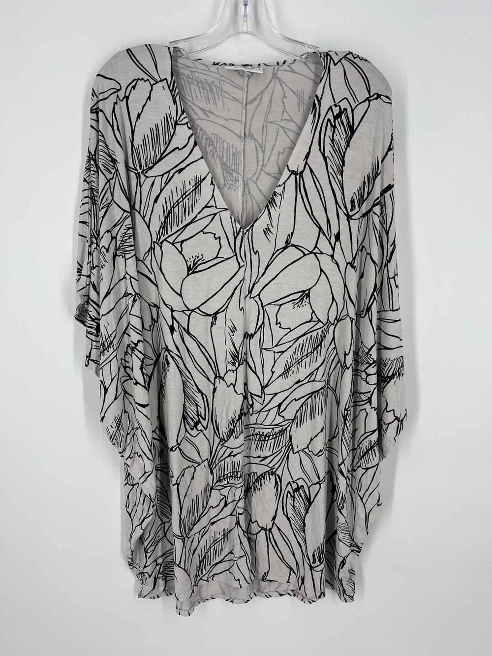 Bryn Walker Size M Lt Gray/Black Dolman Sleeve Floral Designer Tunic